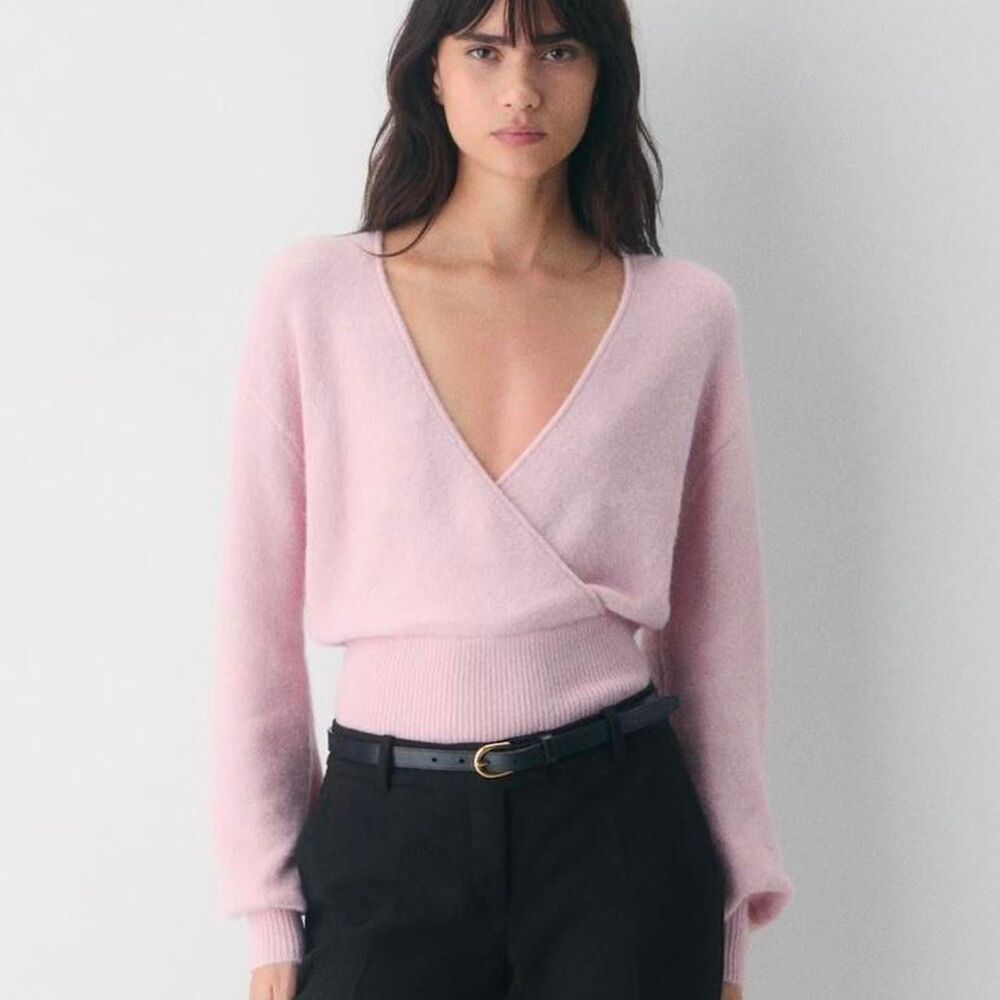 Aritzia Softspoke Dear Wrap Sweater size M in dusty pink like new